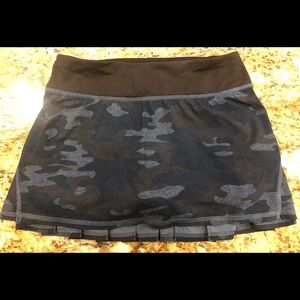Lululemon Run: Pace Setter Skirt 
Camo Blue 2 EUC